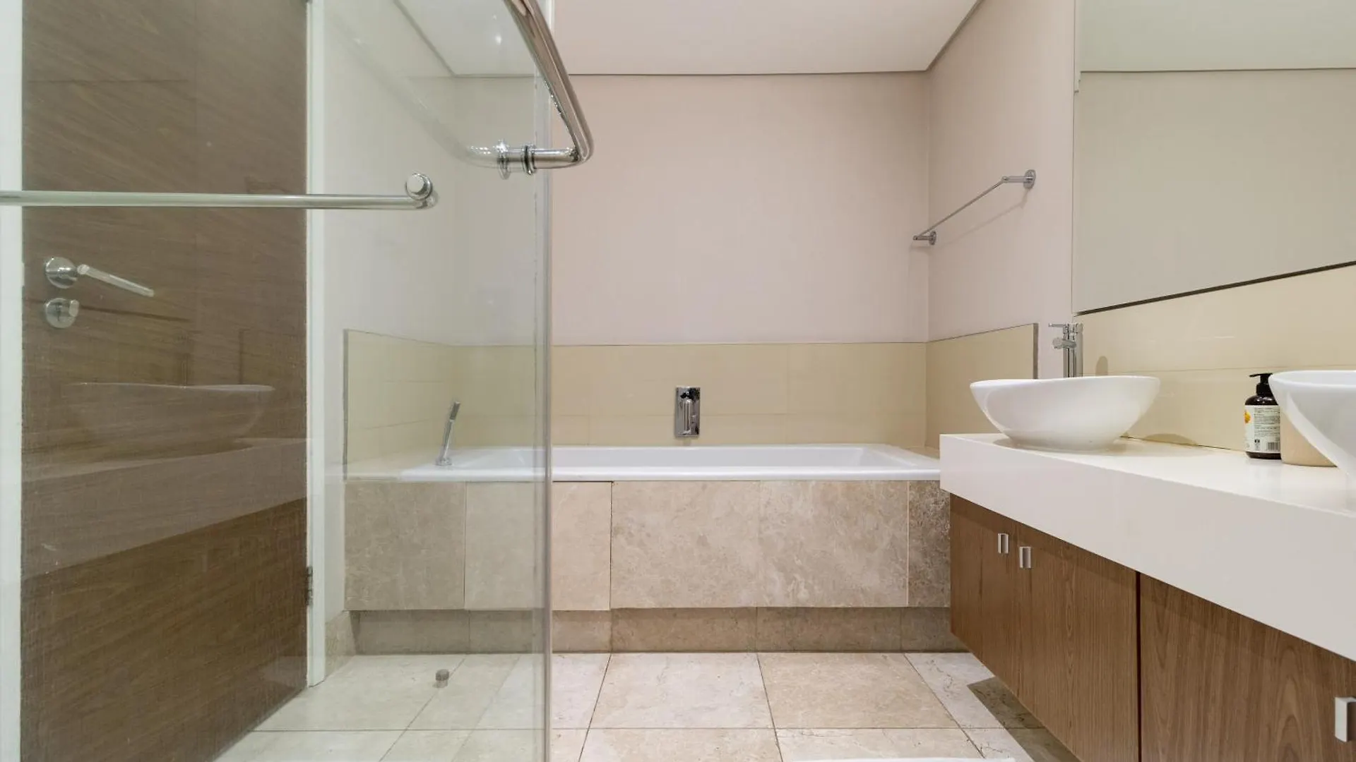 Canal Quays No Load Shedding Two Bedroom Apartment Cape Town